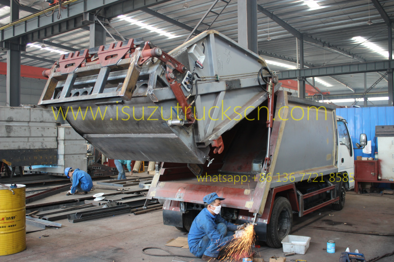 workshop for Garbage Compacting Truck Isuzu 4 CBM 