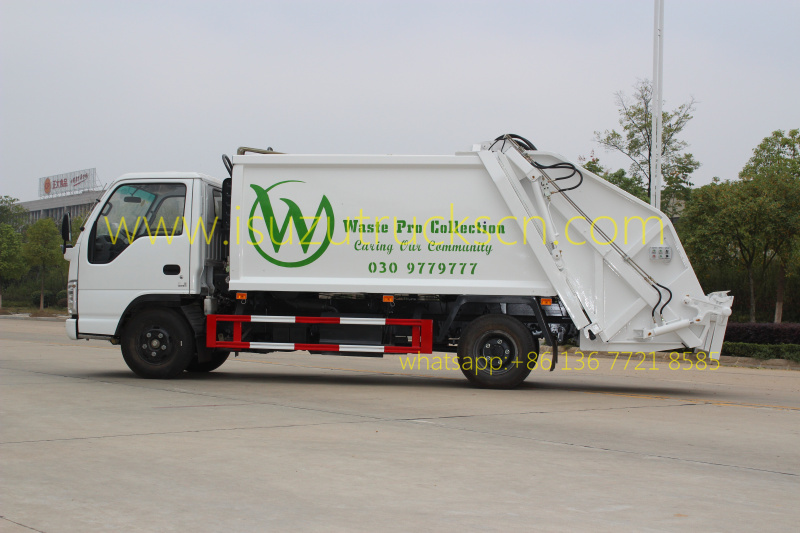 Overview of Isuzu garbage compactor truck 4000L