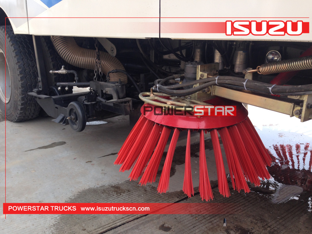 Airport high performance road sweeping truck Isuzu 