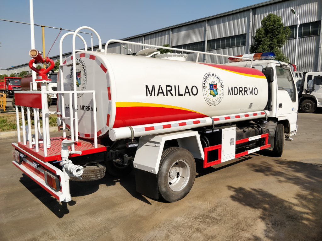 Water Spray Bowser Isuzu water tanker trucks 5cbm for sale