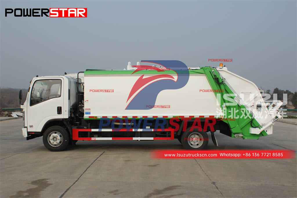 Dijual truk pemadat sampah ISUZU 700P