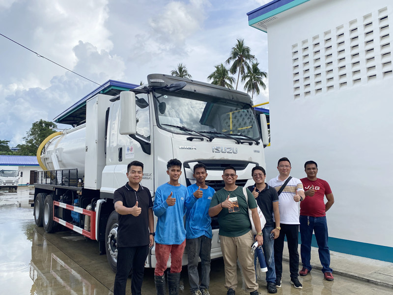 Truk vakum ISUZU dijual