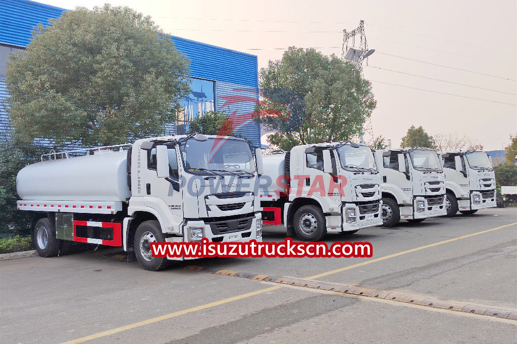 Truk tangki air minum ISUZU GIGA 12000L dijual