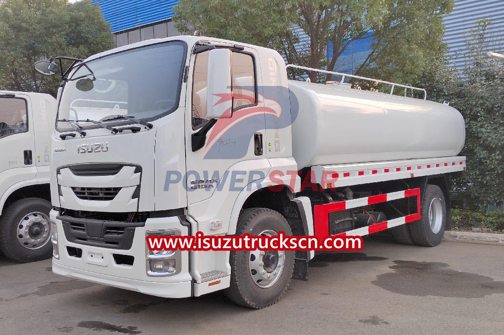 Truk tangki air minum ISUZU GIGA 12000L dijual