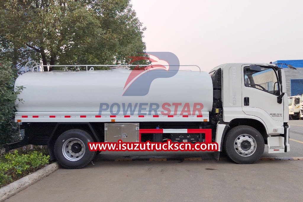 Truk tangki air minum ISUZU GIGA 12000L dijual