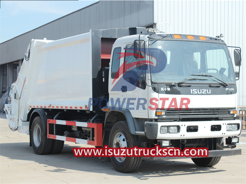 Truk pemadat sampah Isuzu FTR 4x4