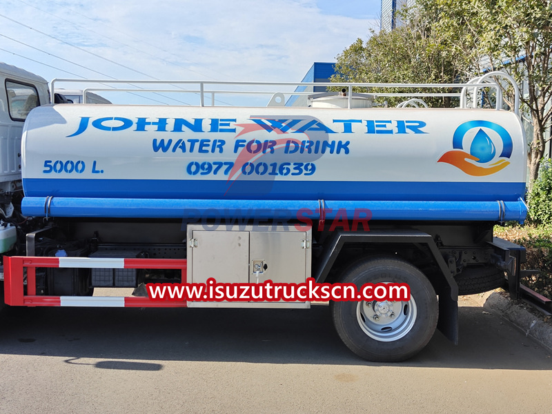 Isuzu potable water truck