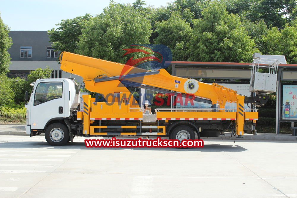 100 feet insulated Aerial Lift trucks Isuzu