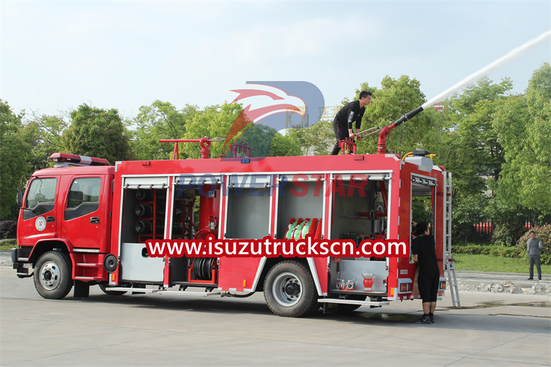 Truk Pemadam Kebakaran Isuzu FVR