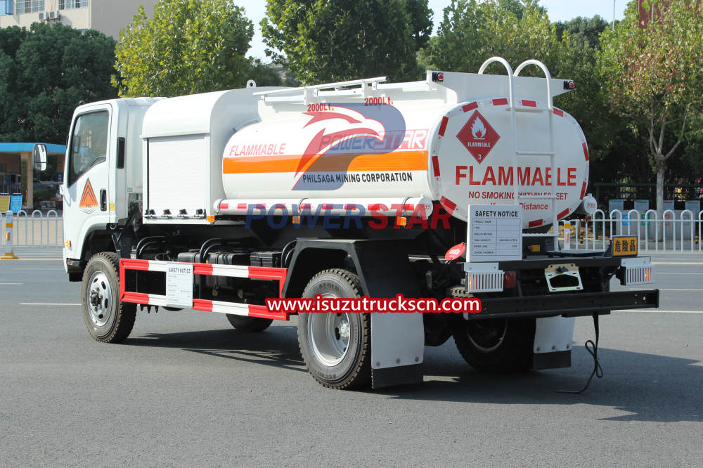 Isuzu 4x4 off road DieselGasoline Delivery Tanker truck