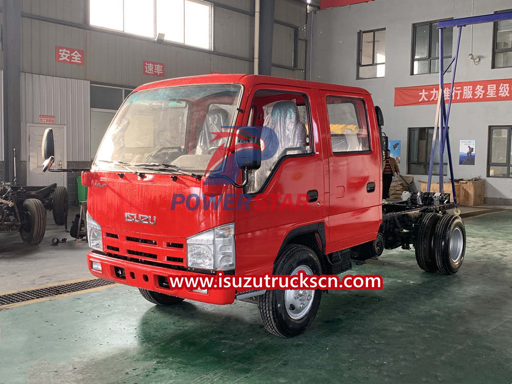 Mobil pemadam kebakaran Isuzu