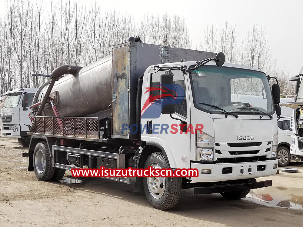 Truk penghisap limbah Isuzu