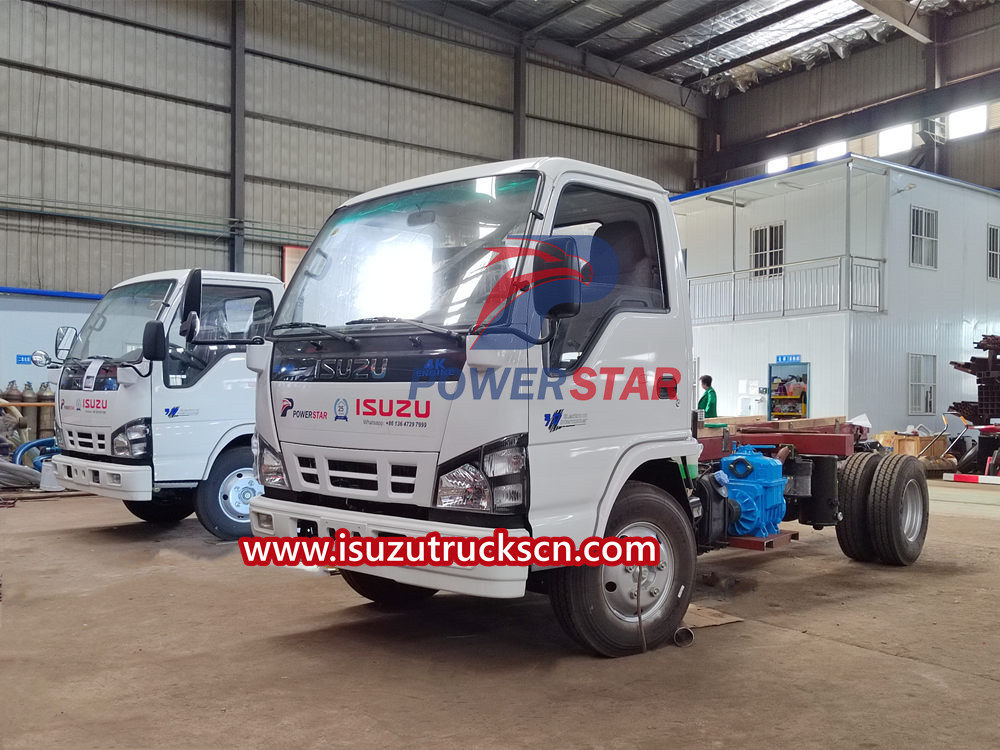 Truk vakum Isuzu