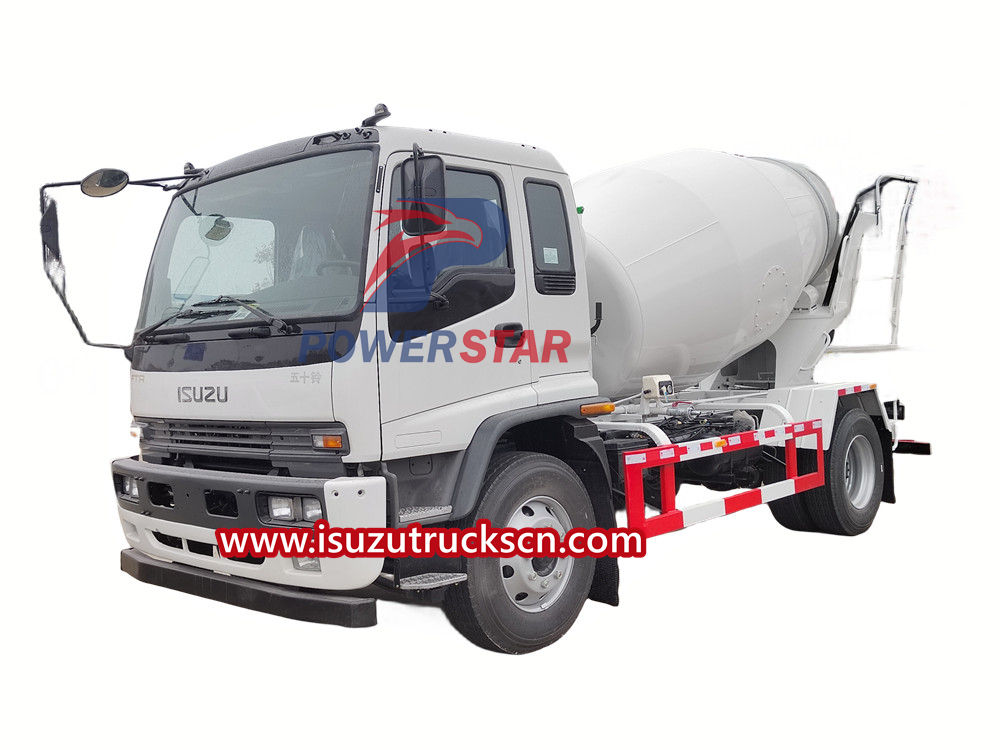 Truk pengaduk beton Isuzu