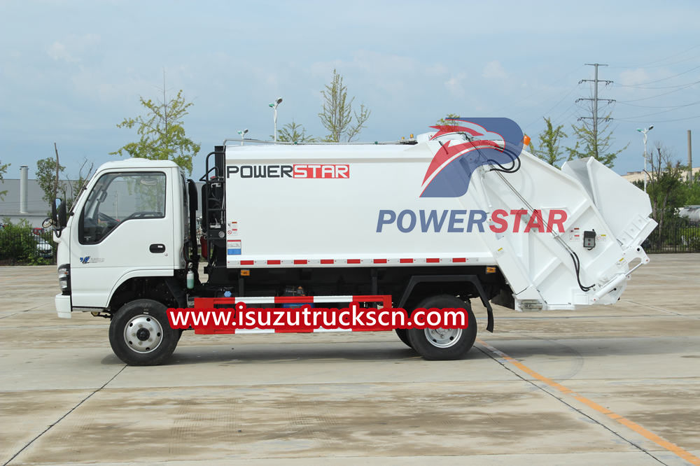 Truk sampah pemadat Isuzu