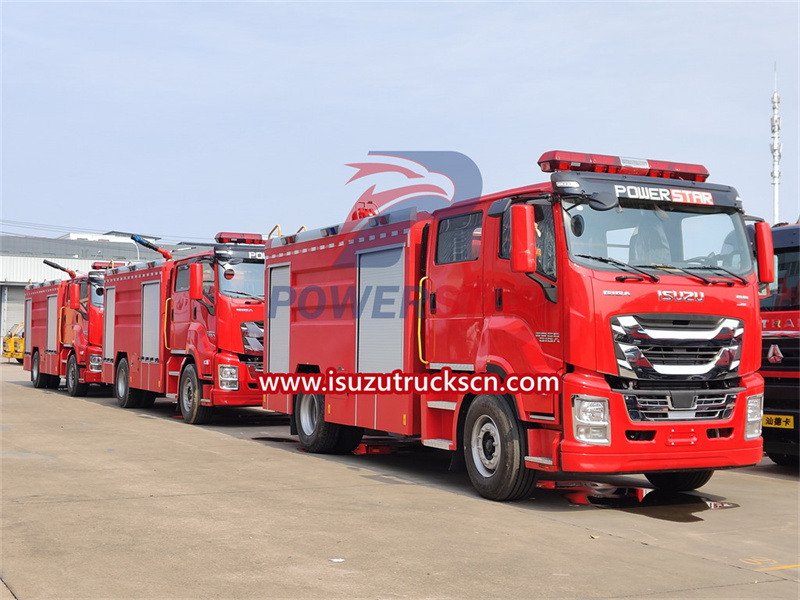 Truk pemadam kebakaran Isuzu giga