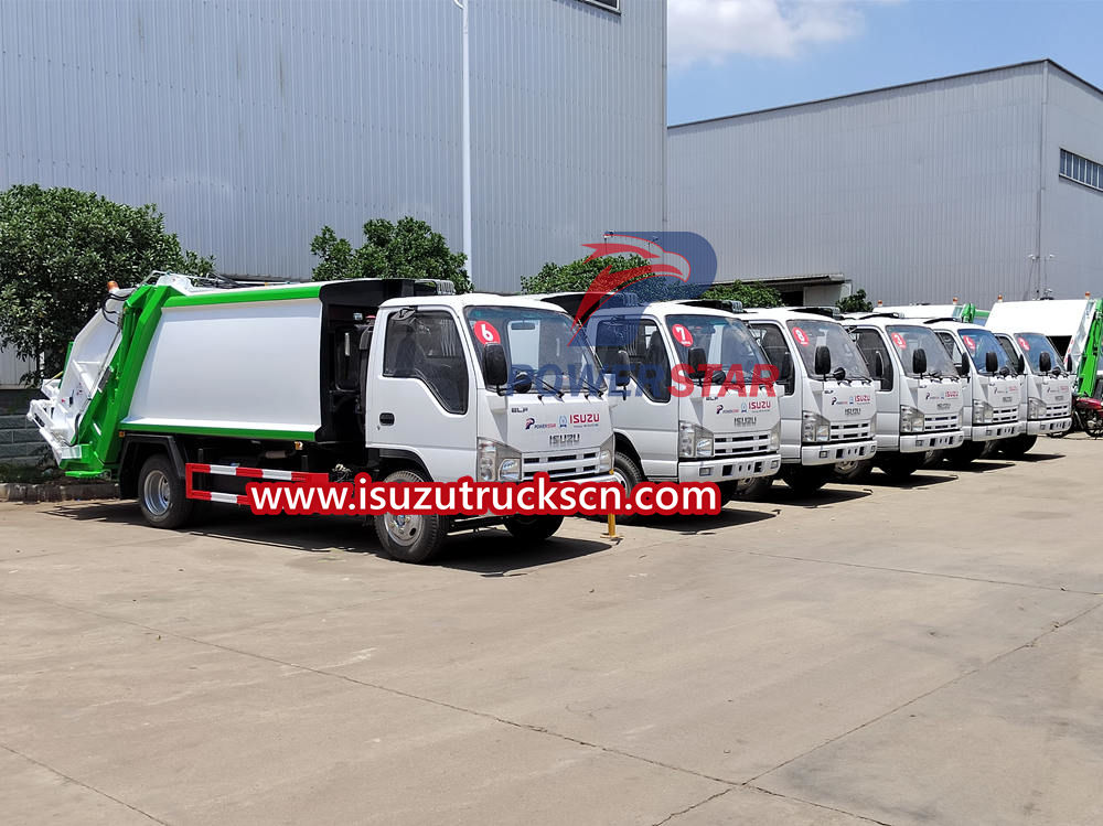 Truk sampah pemuat belakang Isuzu