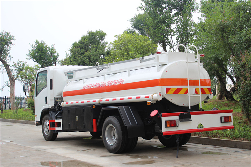 Isuzu 10 cbm diesel tank truck