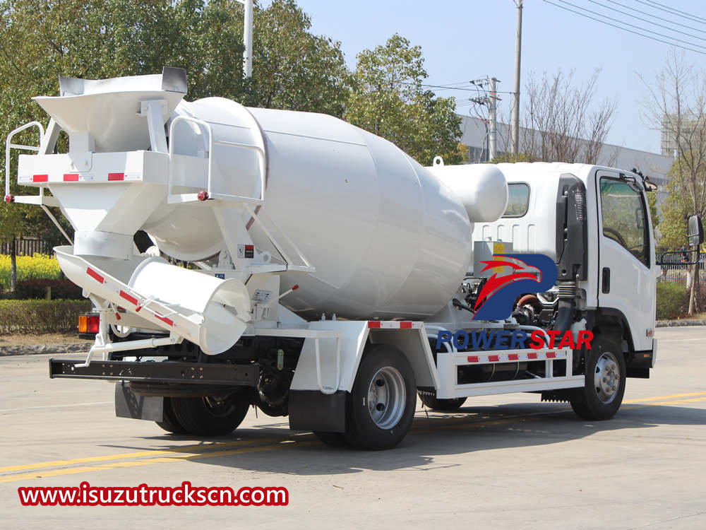 Truk pompa beton Isuzu