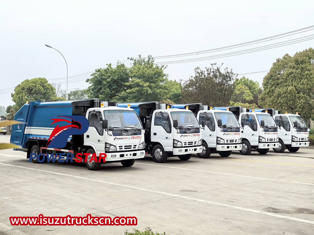 Truk pemadat sampah Isuzu