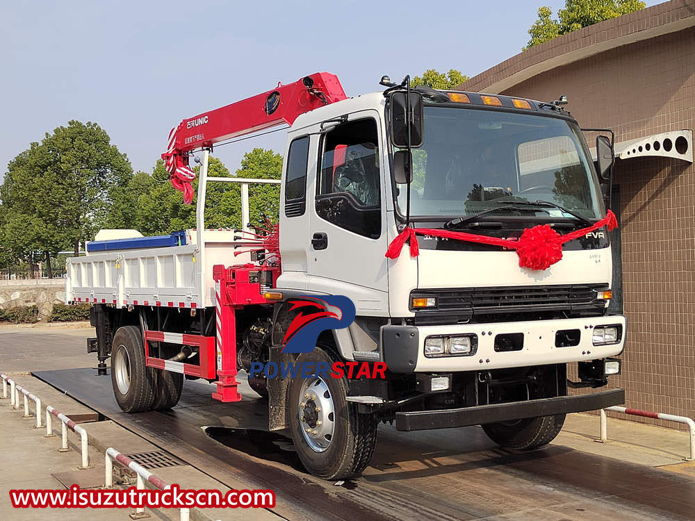 Truk derek teleskopik Isuzu