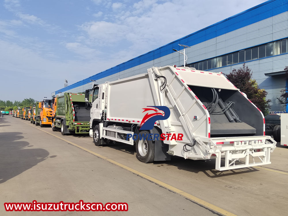 Truk pengangkut sampah Isuzu