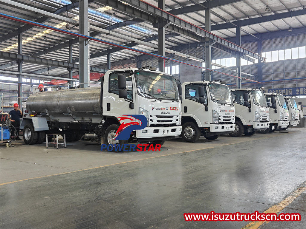 Bowser air minum ISUZU NPR 6000L