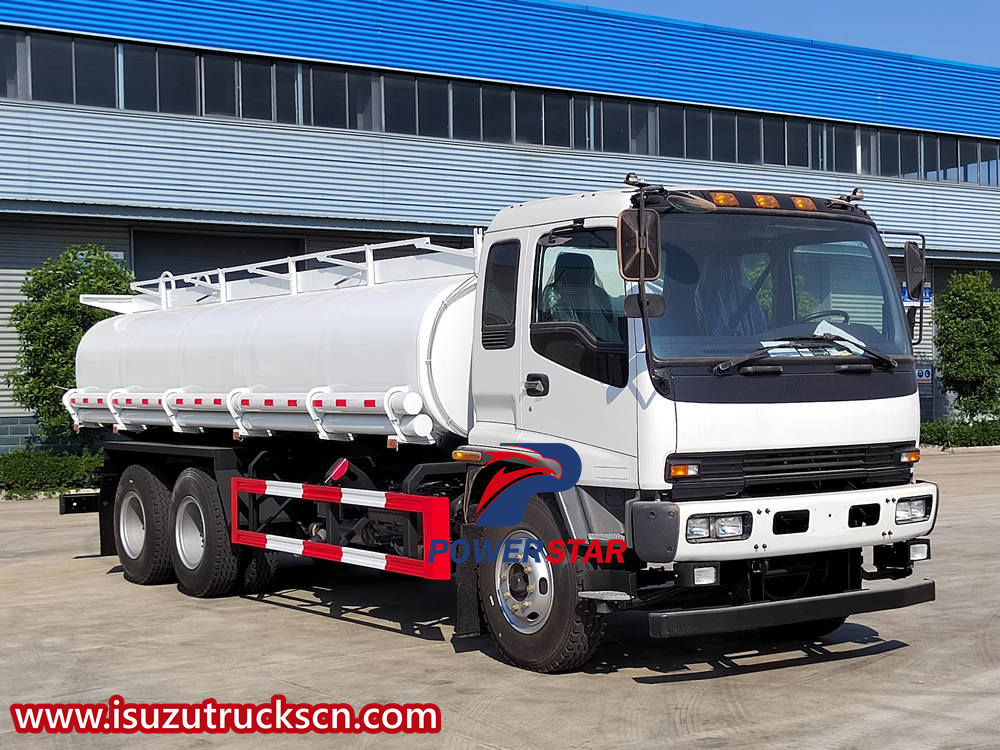 Truk tangki minyak Isuzu