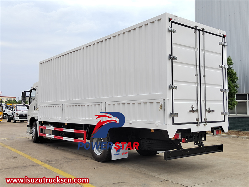 Isuzu 4x2 205HP GIGA 6-wheeler wing van truck