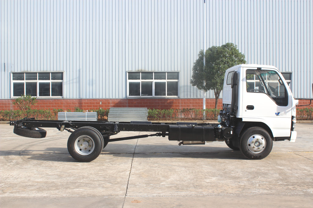 Japan Isuzu 600P NPR NKR cabin chassis truck for sale 