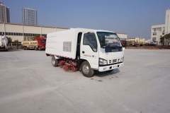 ISuzu mini car vacuum cleaner 5m3 road sweeper