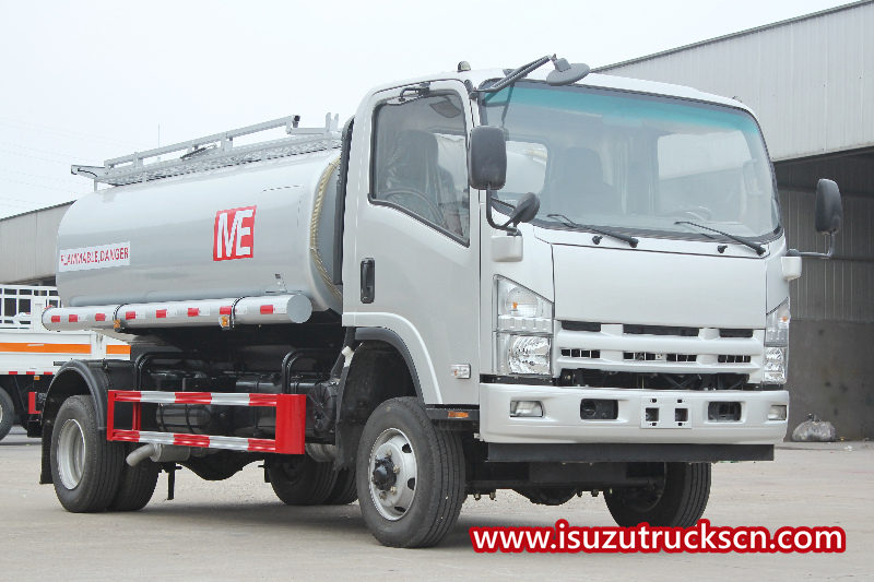 Truk Tangki Bahan Bakar Tanker Minyak Diesel ISUZU NPR ELF 700P 4x4 Jepang
    