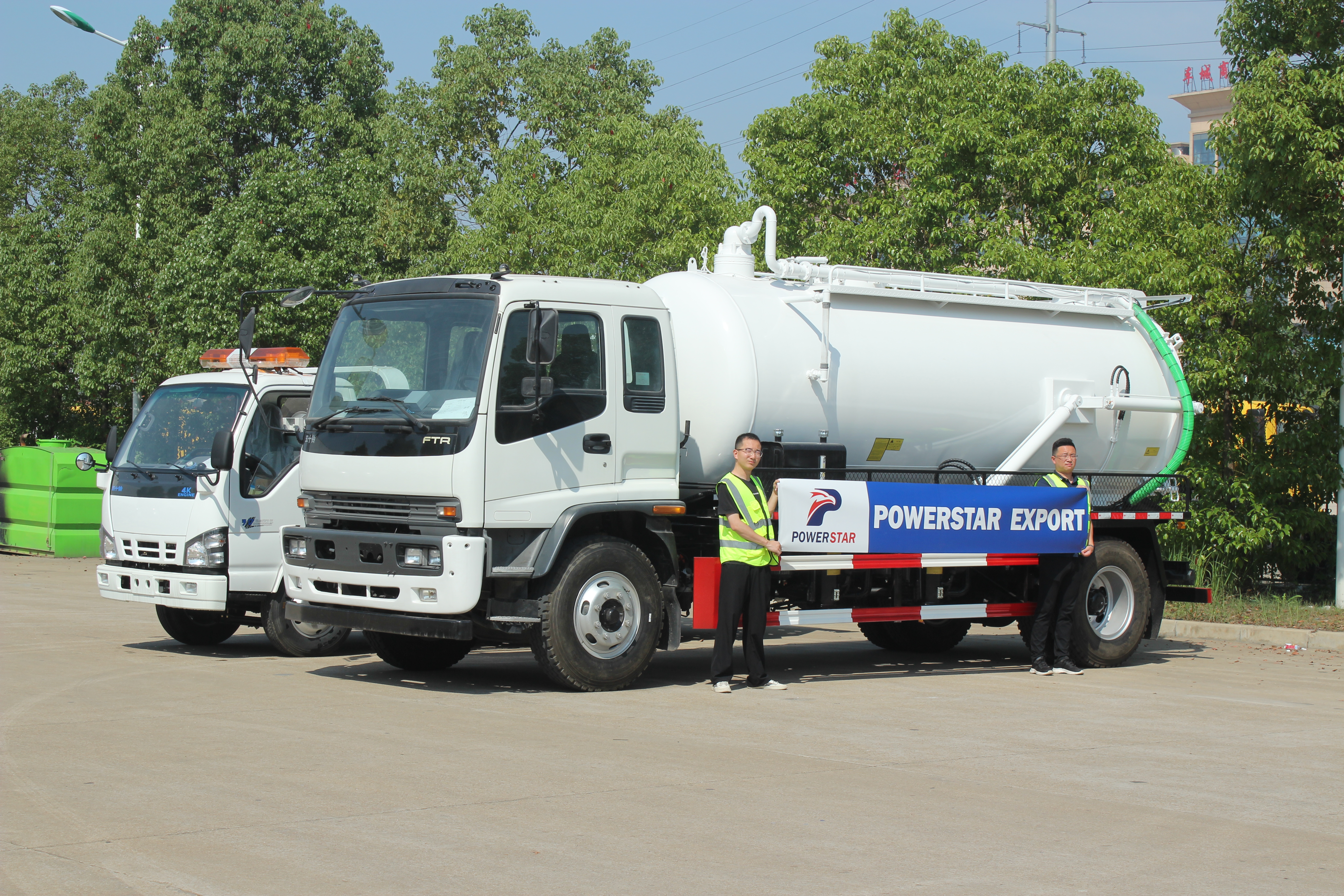 Truk Vakum Isuzu FTR Filipina Truk Penghancur Pemulihan Isuzu
    