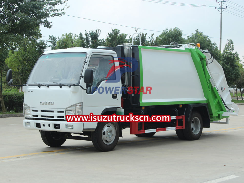 Keunggulan truk pemadat sampah Isuzu 100P
    