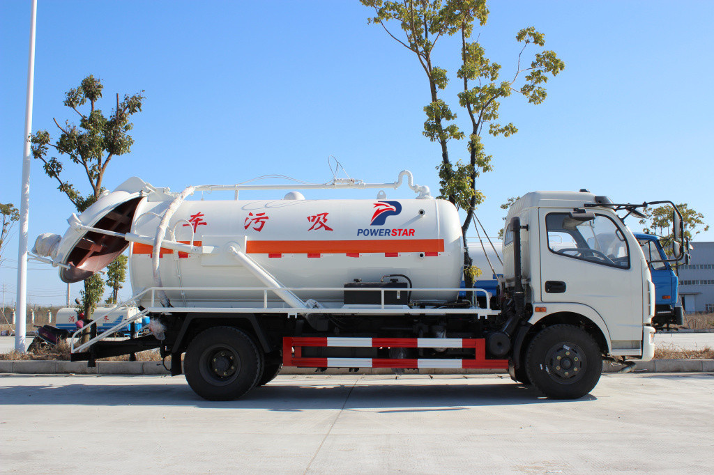 Truk penghisap air limbah terbaik Isuzu septic tanker dari truk Powerstar
    