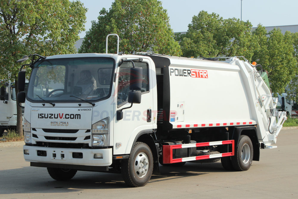 Truk pemadat sampah Isuzu KV800 dengan fitur mesin 4JZ1-TCG60 150hp
    