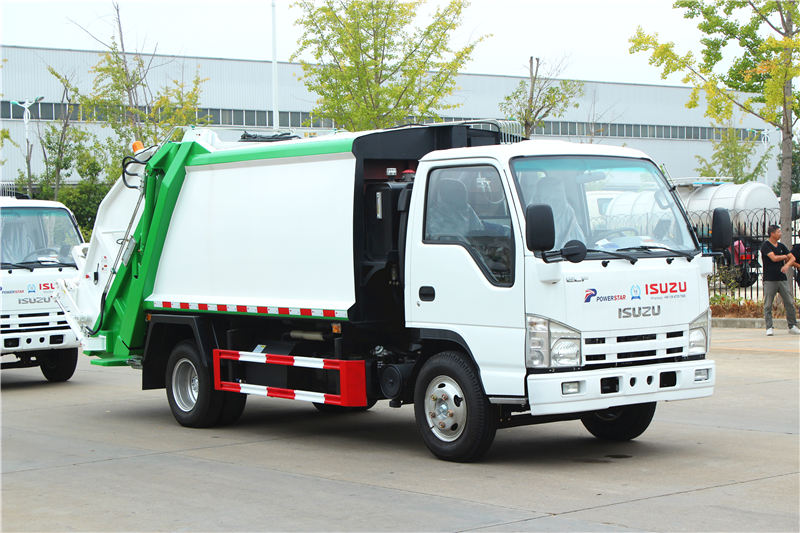 Cara menggunakan sistem hidrolik untuk truk pemadat sampah isuzu
    