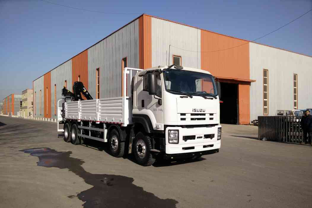 VC46 6UZ1-TCG40 ISUZU 16 Ton Truk Berat dengan Derek, Truk Derek
    