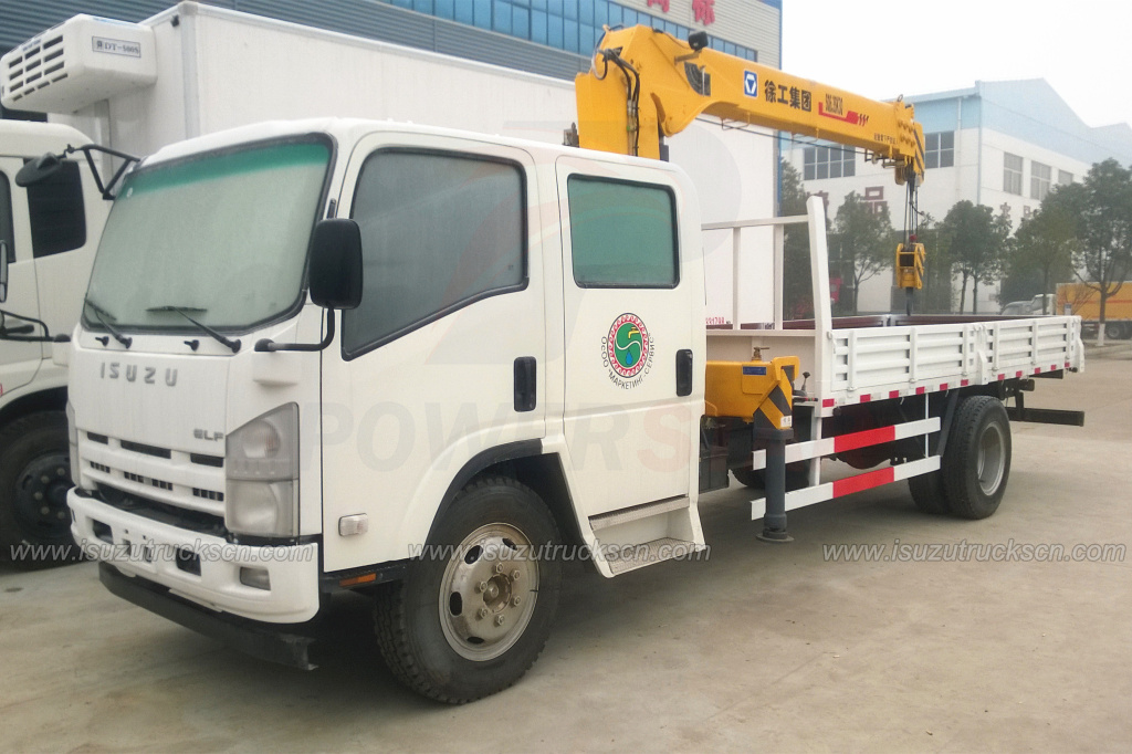 Truk Isuzu ELF kabin ganda dengan boom teleskopik hidrolik 6,3ton
    