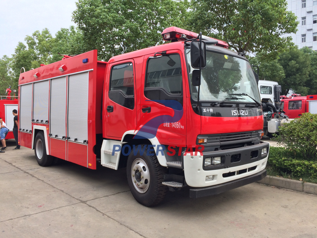 UEA Custom made Urban FTR Foam Fire engine Kendaraan pemadam kebakaran truk Isuzu
    