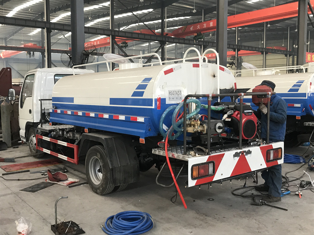 Truk Tangki Isuzu Water Bowser 5cbm baru untuk dijual Filipina
    