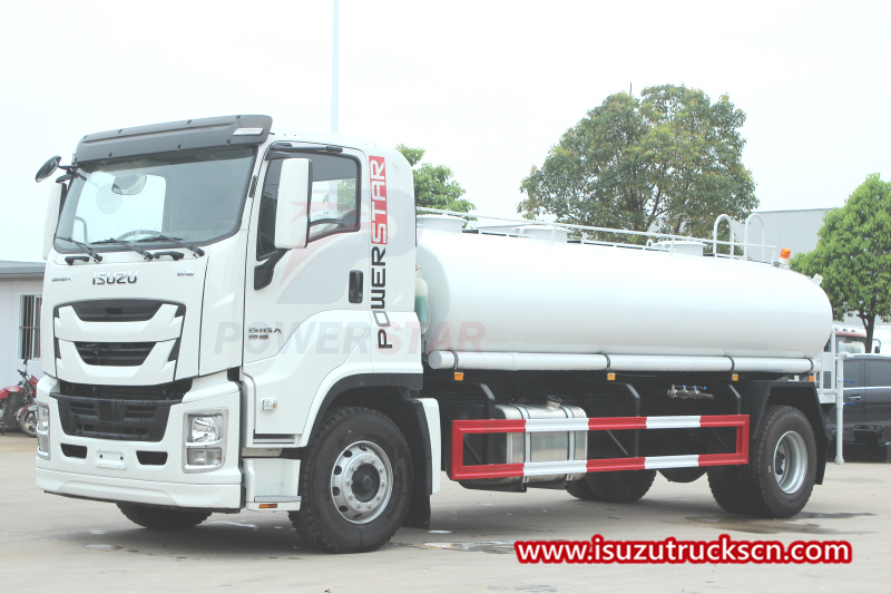 Filipina ISUZU GIGA Truk Air Minum Truk Air Minum
    