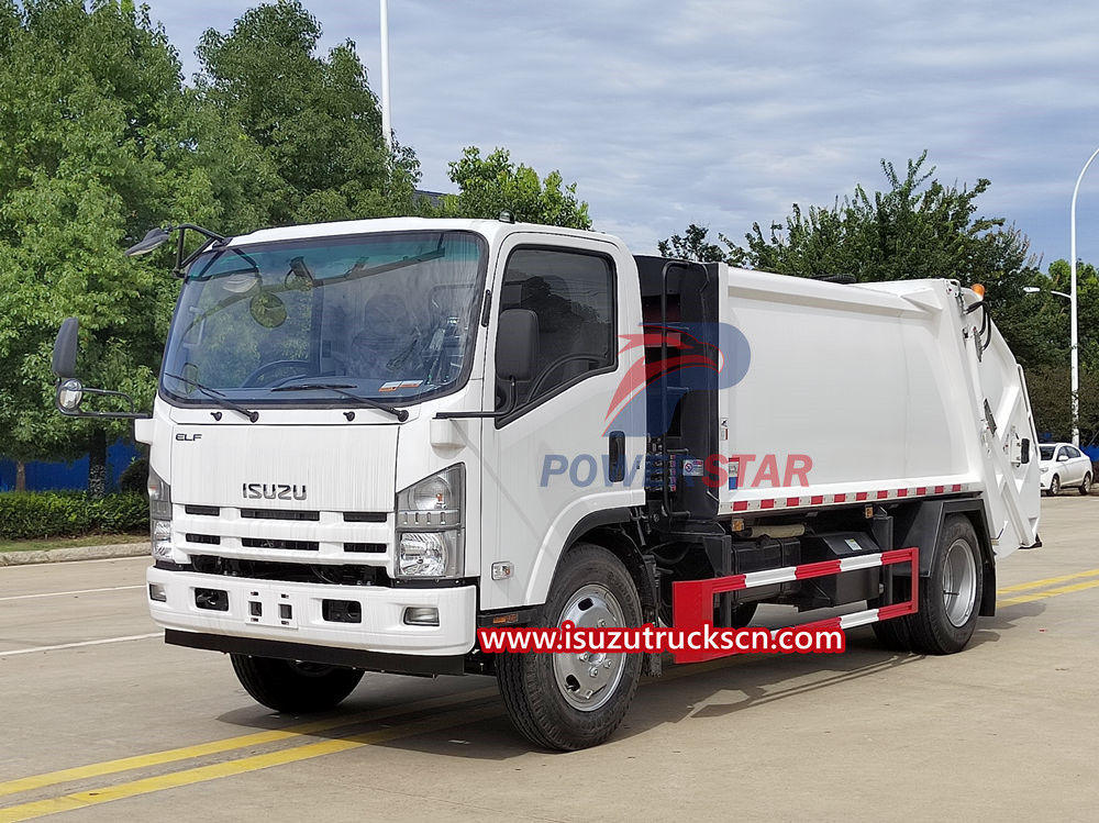 Berbagai kegunaan truk sampah Isuzu berbeda-beda
    