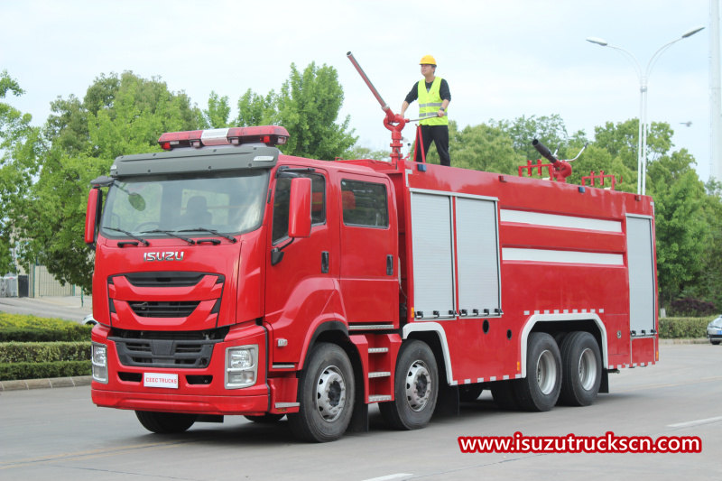 Mesin Pemadam Kebakaran Serbuk Kering Busa Isuzu Giga Jepang
    