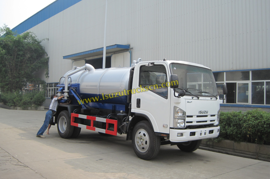 8000Liter Filipina ELF 700P Isuzu Septic Suction Tanker Truck
    